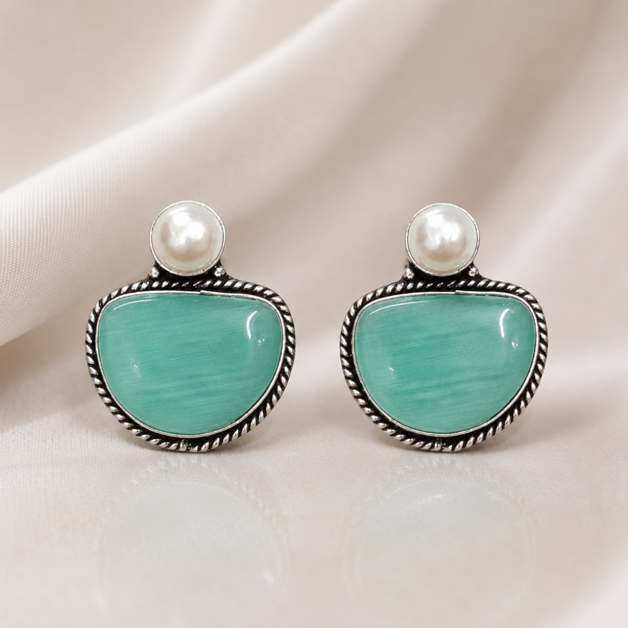Niki Brass Studs - Mint