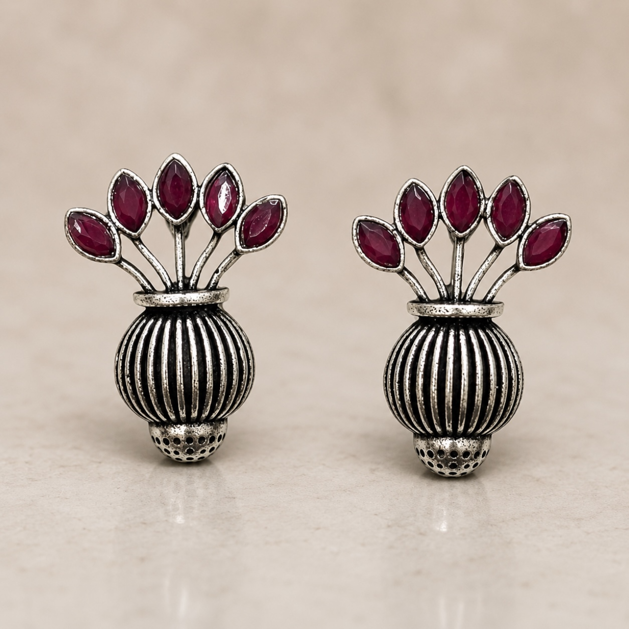 Vase Brass Studs - Ruby