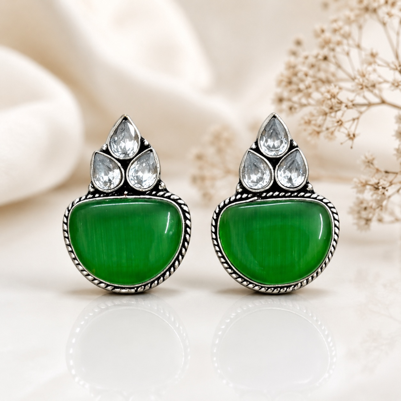 Hemu Brass Studs - Parrot