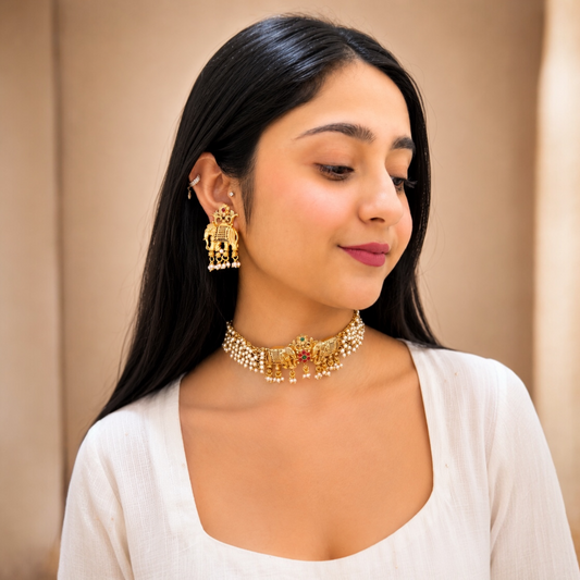 Nia Elephant Choker-Gold