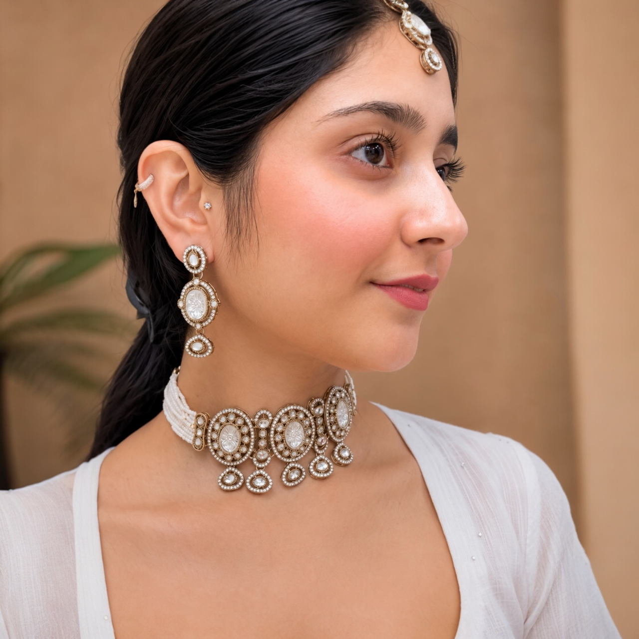 Nitya Moissanite Choker - White