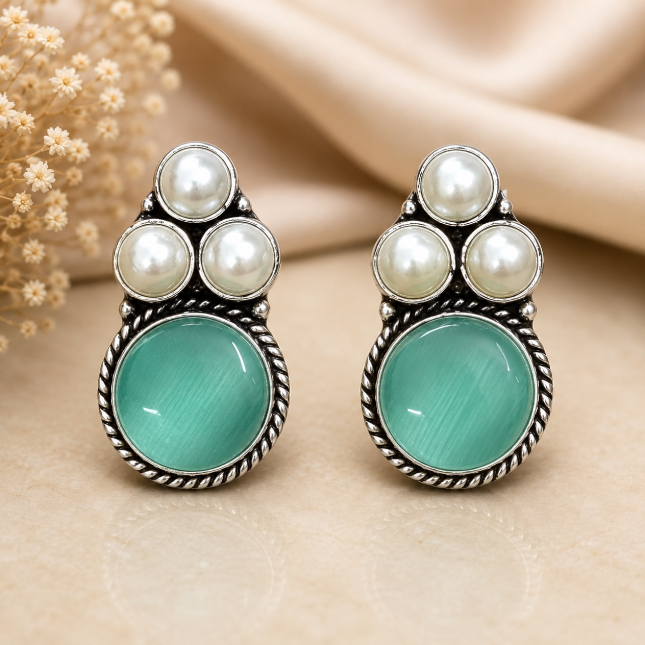 Rima Brass Studs - Mint