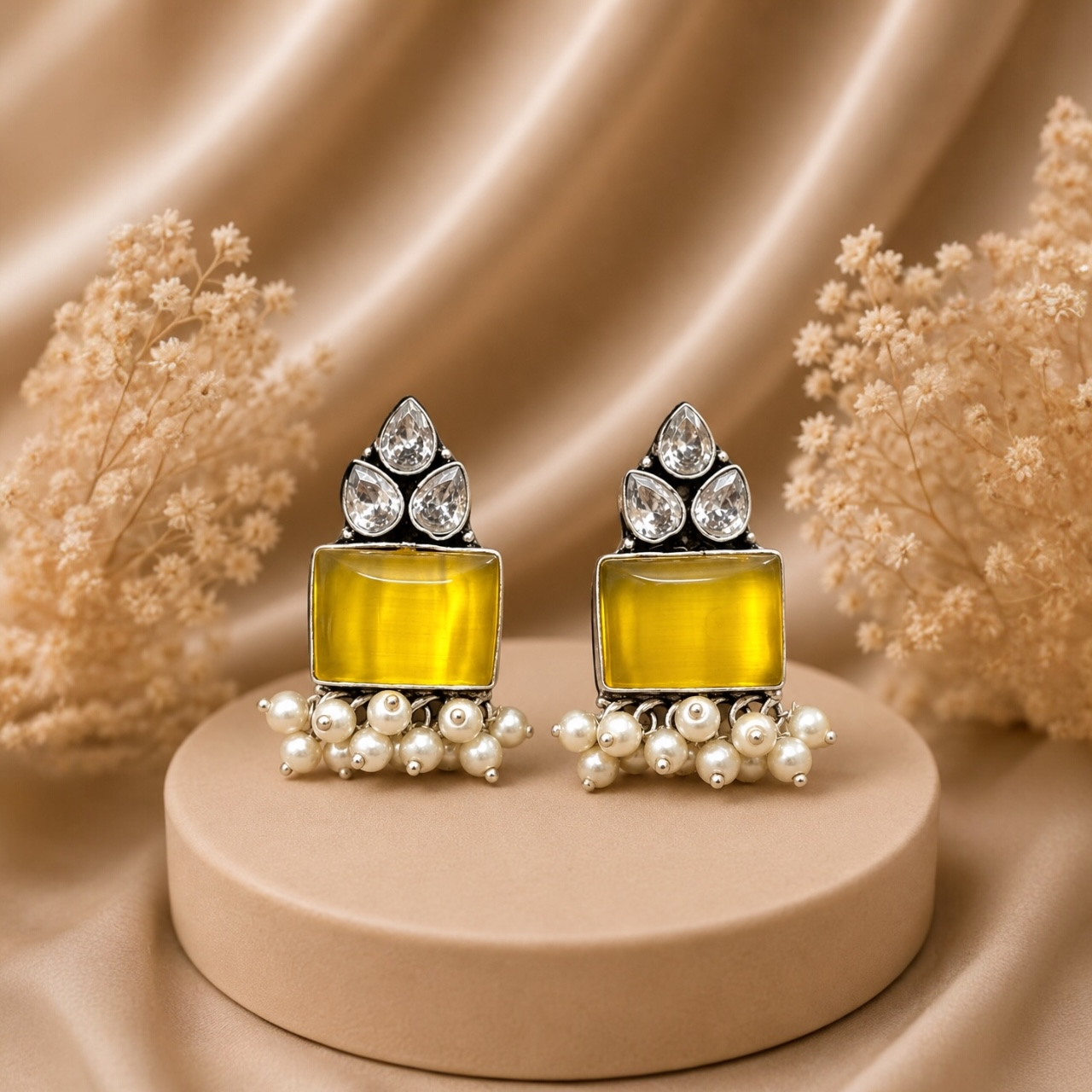 Binda Brass Studs - Yellow