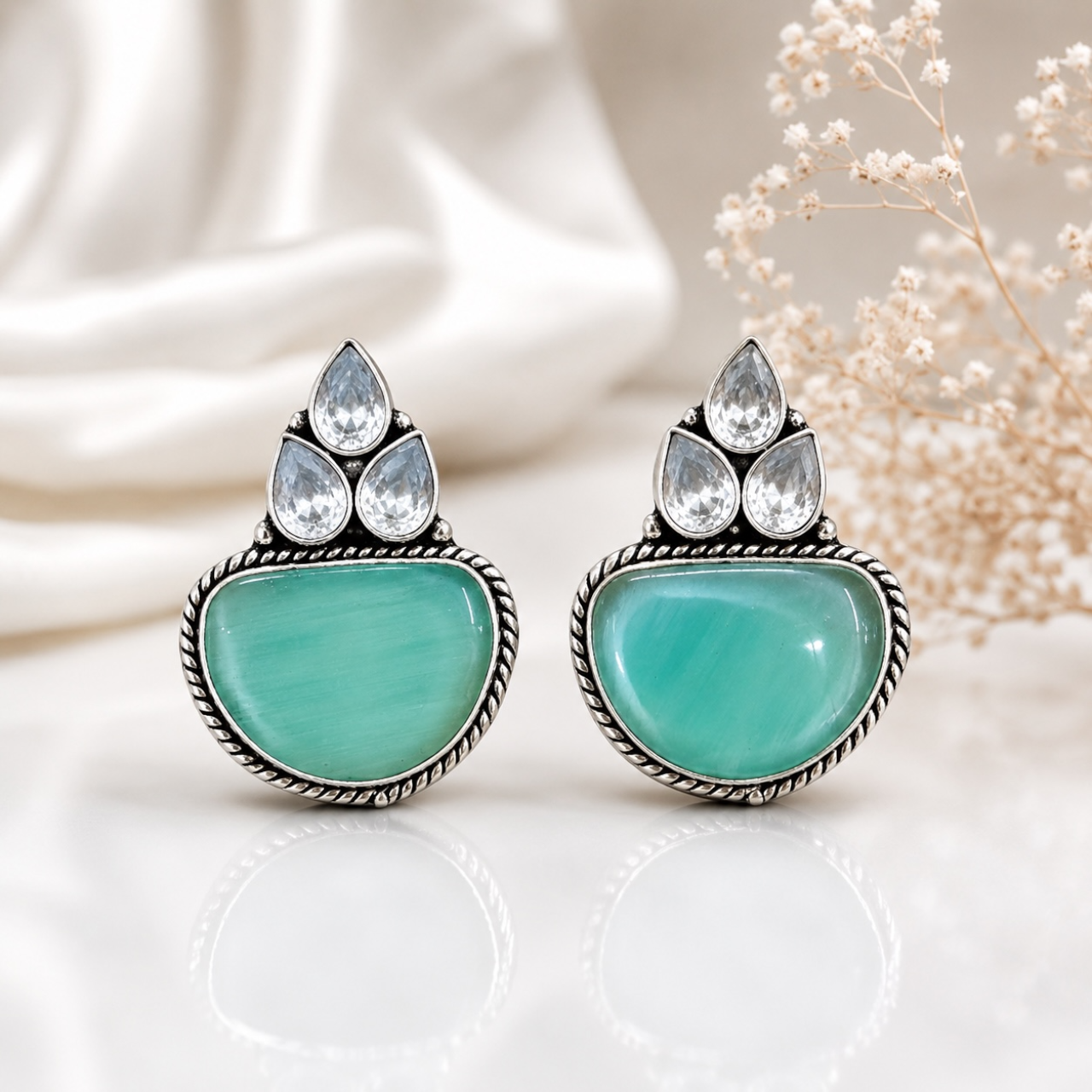 Hemu Brass Studs - Mint